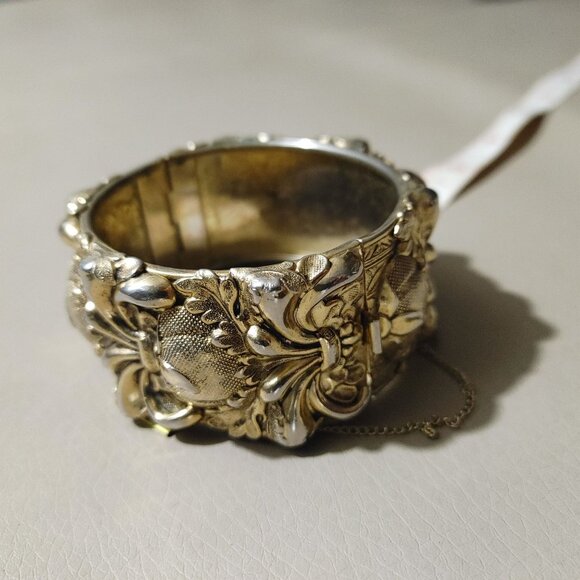 Vintage Vargus Gold Tone Mesh Floral Hinged Clasp Bangle Bracelet Safety Chain - Picture 10 of 10